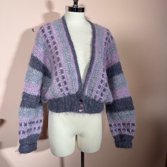 Hold  Mohair wool grandmacore Lavender Grey Crochet Ireland Cardigan Sweater - Picture 4 of 17